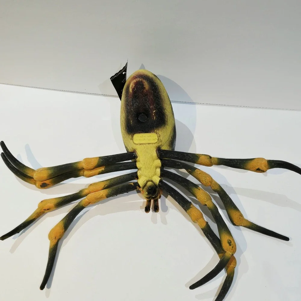 3 Giant Joro Spiders & 2 Tarantulas Ashland Halloween Rubber Decorations New!
